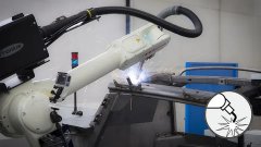 川崎机器人配件：什么是焊接机器人